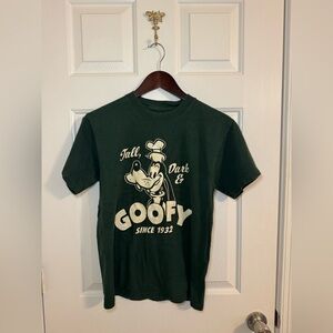 Disney Goofy T-shirt size small green “Tall, Dark, & Goofy”